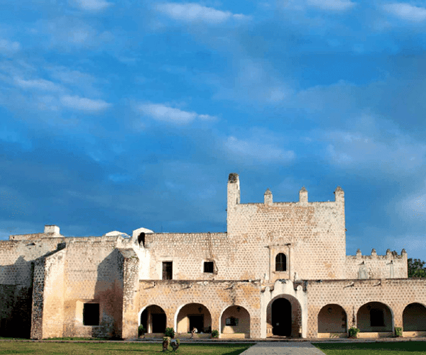 Traveliere Transfers - Cancun Airport Transportation